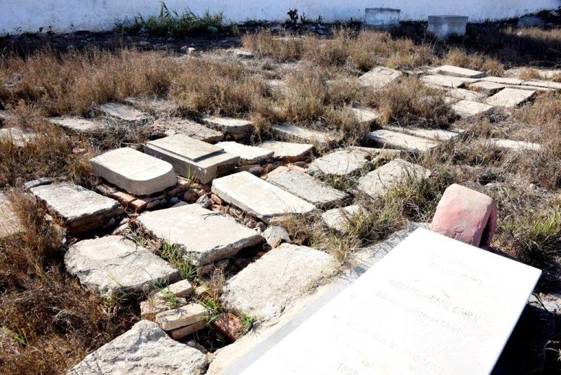 maroc rabat av jazirat al arabe cimetiere juif tombes enfants DSC 3226